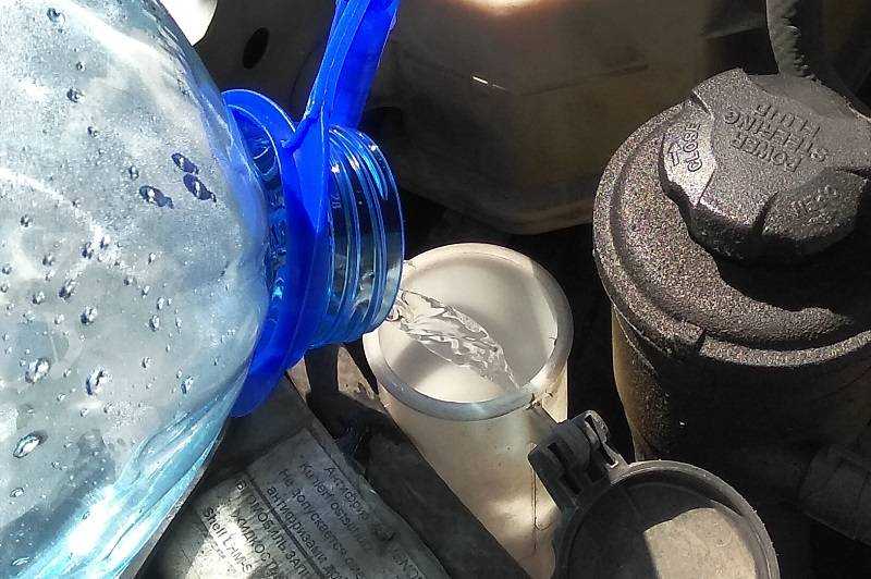 Можно ли смешивать антифриз с водой.
