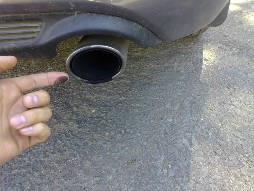 Опасна ли течь воды из выхлопной трубы автомобиля