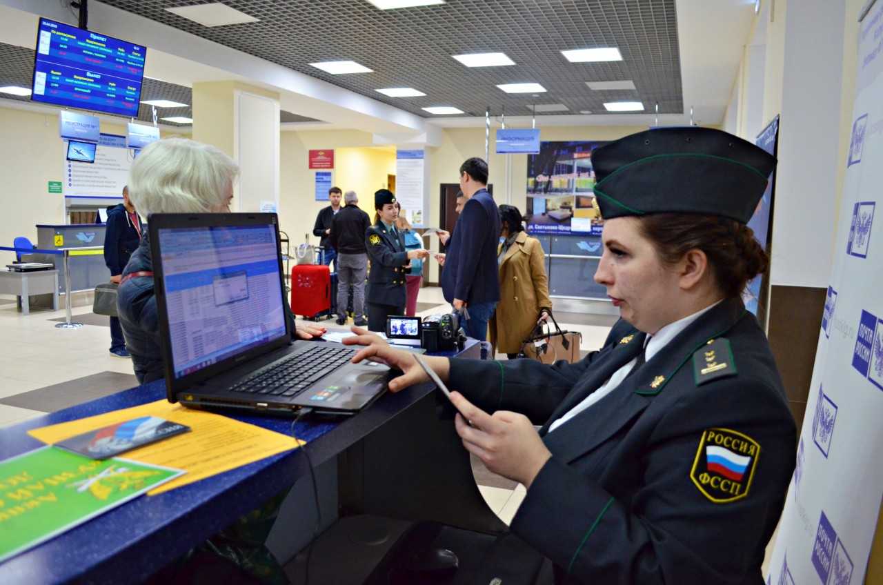 С каким долгом не выпустят за границу?