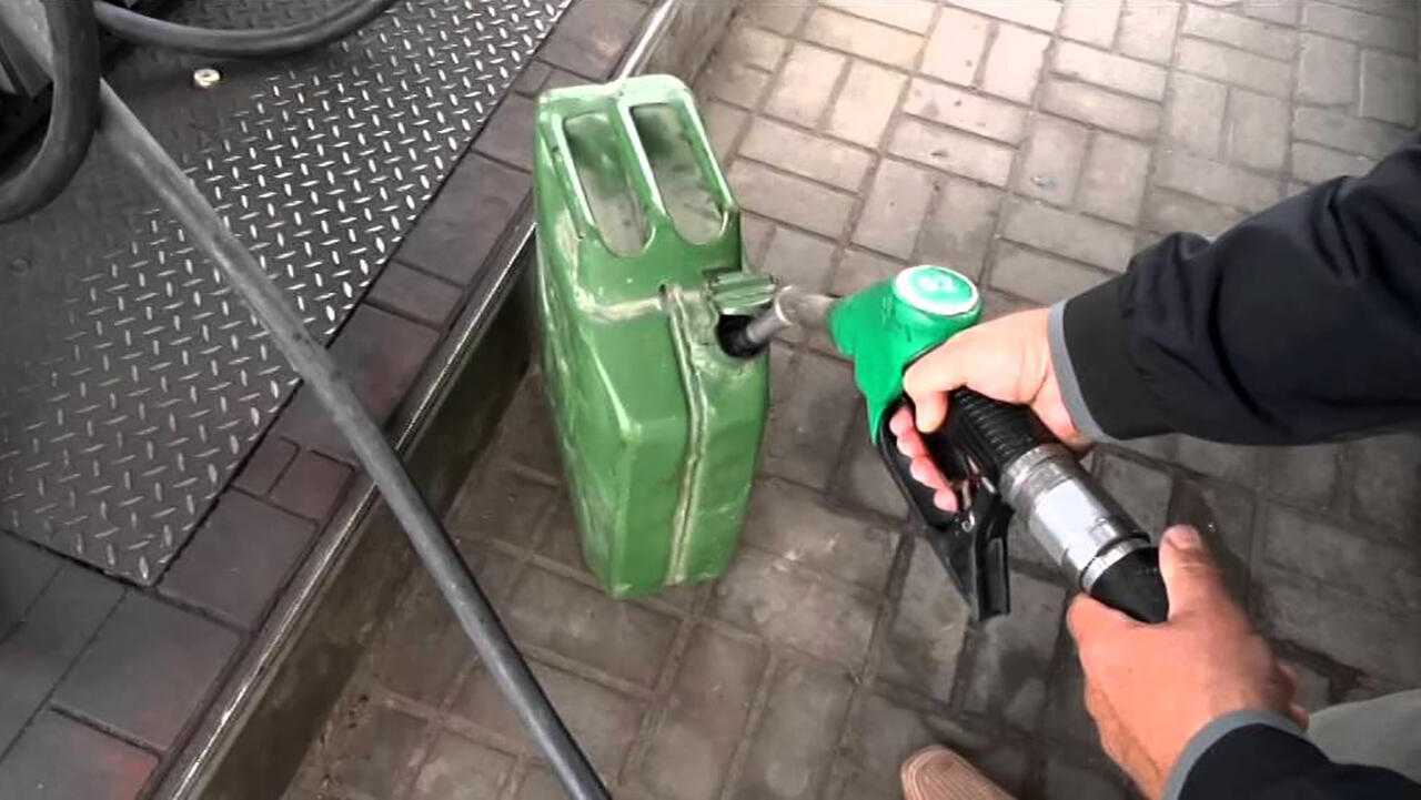 Можно ли перевозить бензин в пластиковой канистре