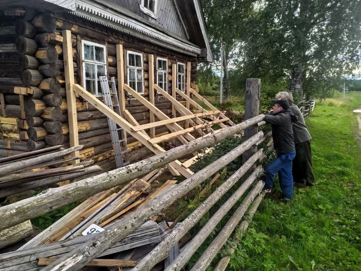Чем лучше выровнять бетонные или кирпичные неровные стены в кухне, в комнате своими руками: способы и варианты правильного выравнивания