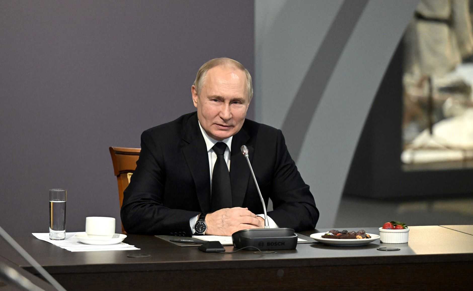 Наверное, мы не соврем, если скажем, что на сегодняшний день имя президента РФ Владимира Путина знакомо всем